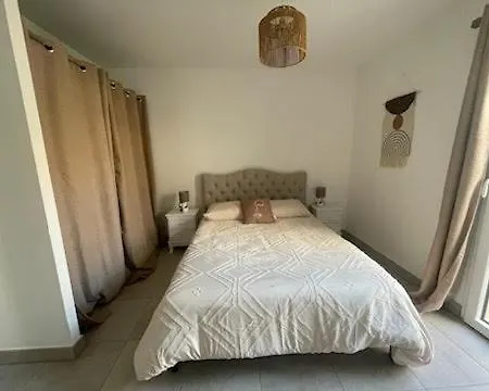 Holiday home Charmante Maison Neuve Saint-Gelais
