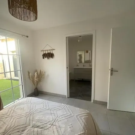 Casa de Férias Charmante Maison Neuve *