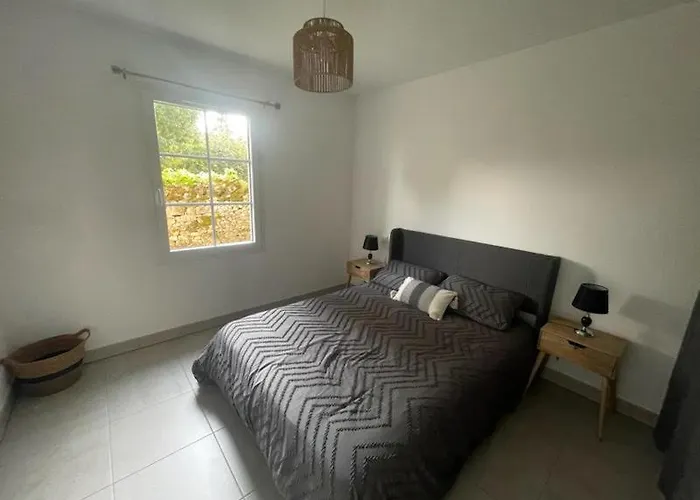 Charmante Maison Neuve Сasa de vacaciones Saint-Gelais